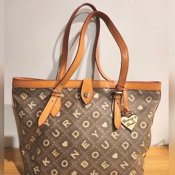 VTG Dooney & Bourke Crossword Tote Vachetta - Picture 1 of 15